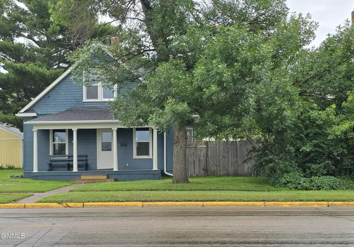 312 4th Avenue Ne, Jamestown, ND 58401 - #1