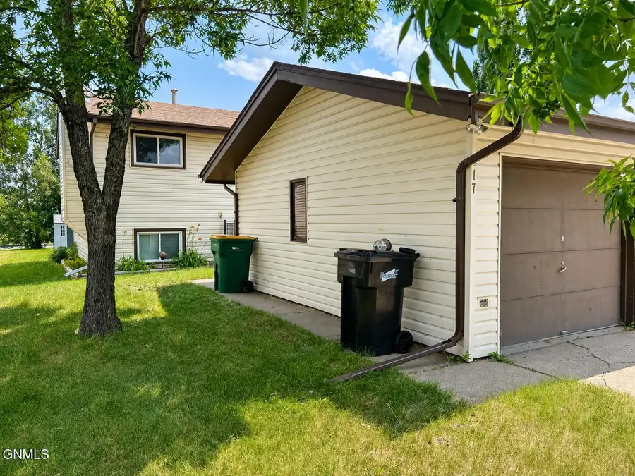 617 N 35th Street, Bismarck, ND 58501 - #2