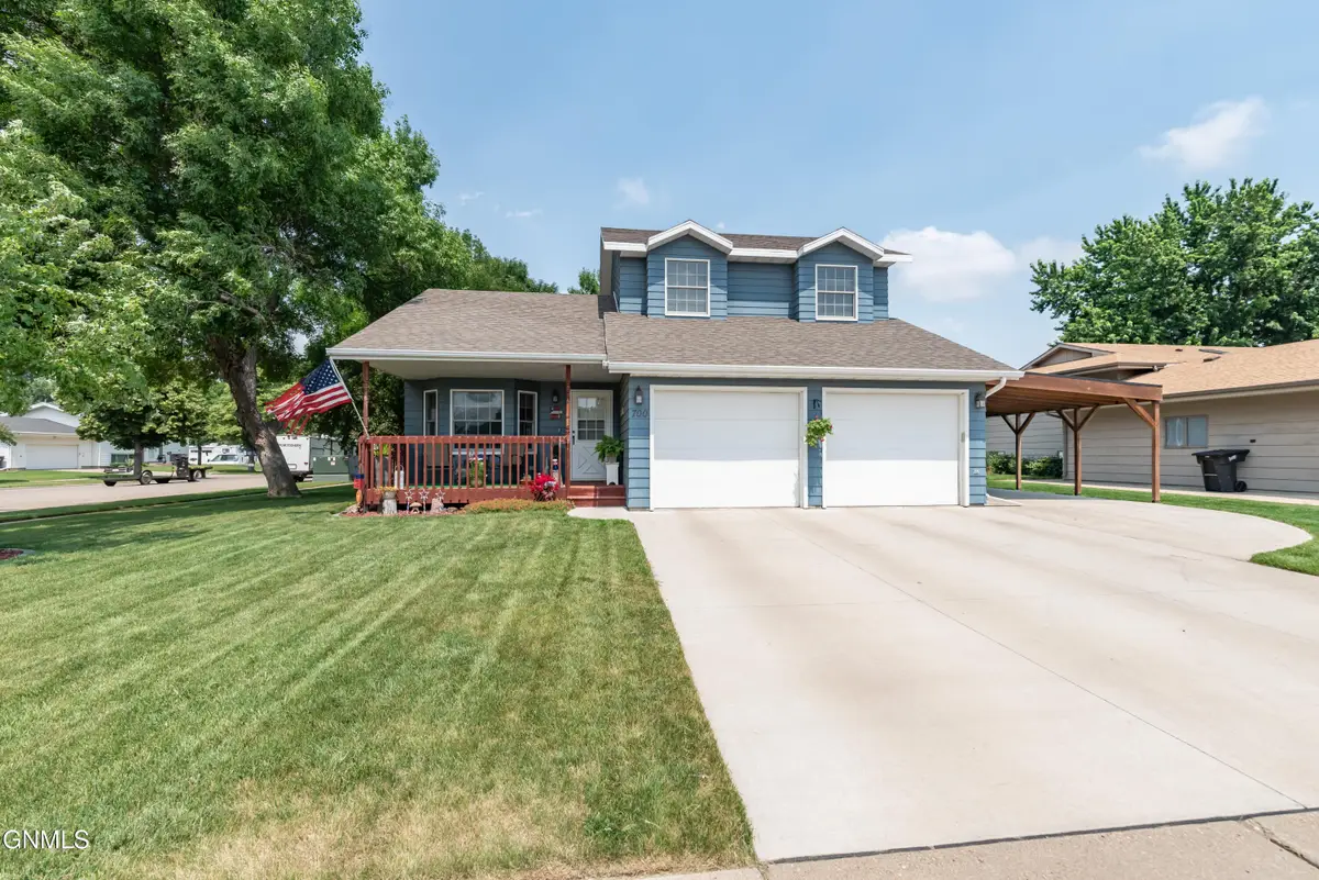 700 Saint Louis Place, Bismarck, ND 58504 - #1