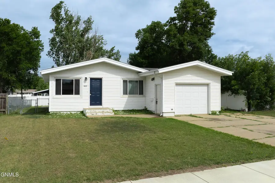 843 Dell Avenue, Dickinson, ND 58601 - #2