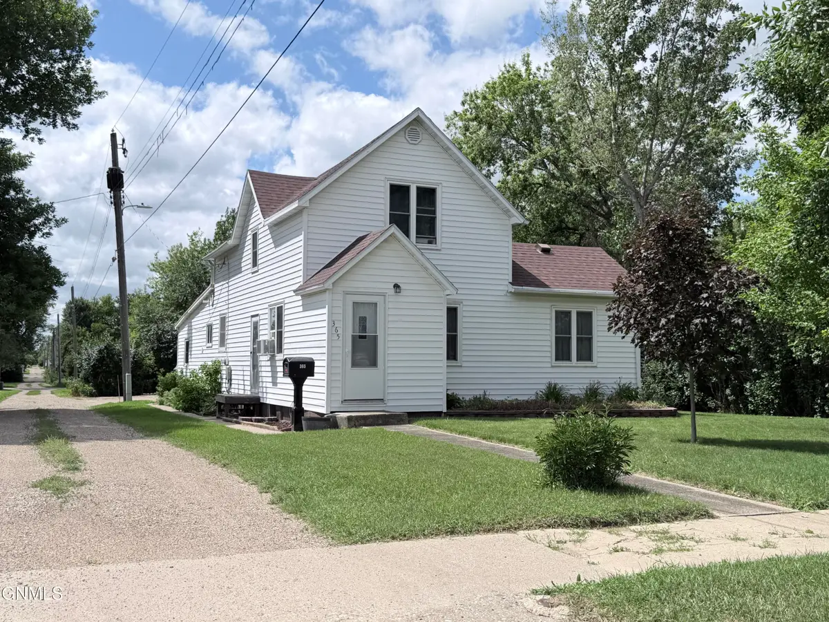 365 7th Avenue N, Carrington, ND 58421 - #1