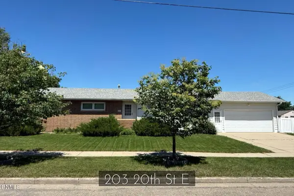 203 20th Street E, Williston, ND 58801
