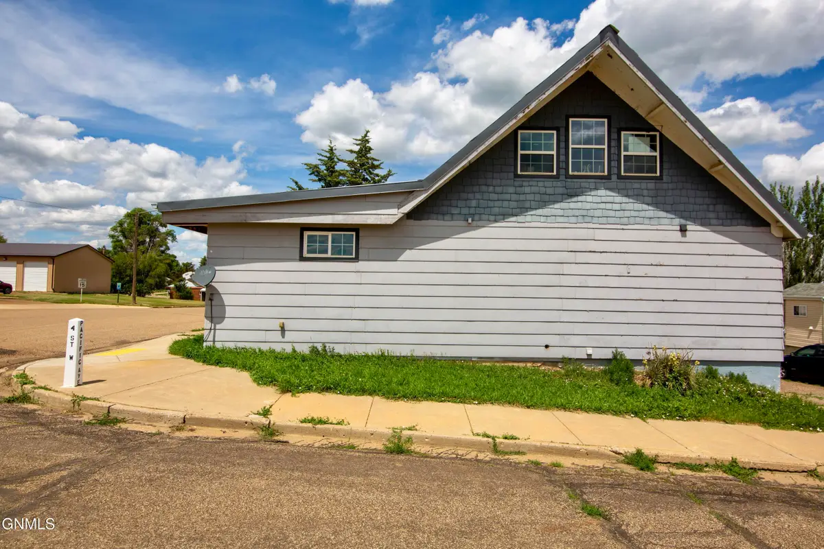 112 Pacific Avenue, Mott, ND 58646 - #1