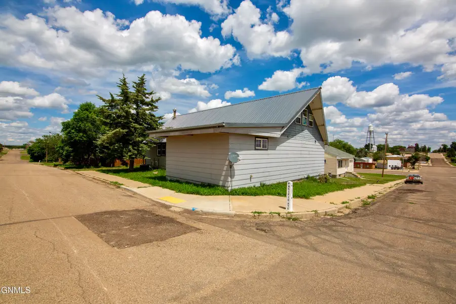 112 Pacific Avenue, Mott, ND 58646 - #2