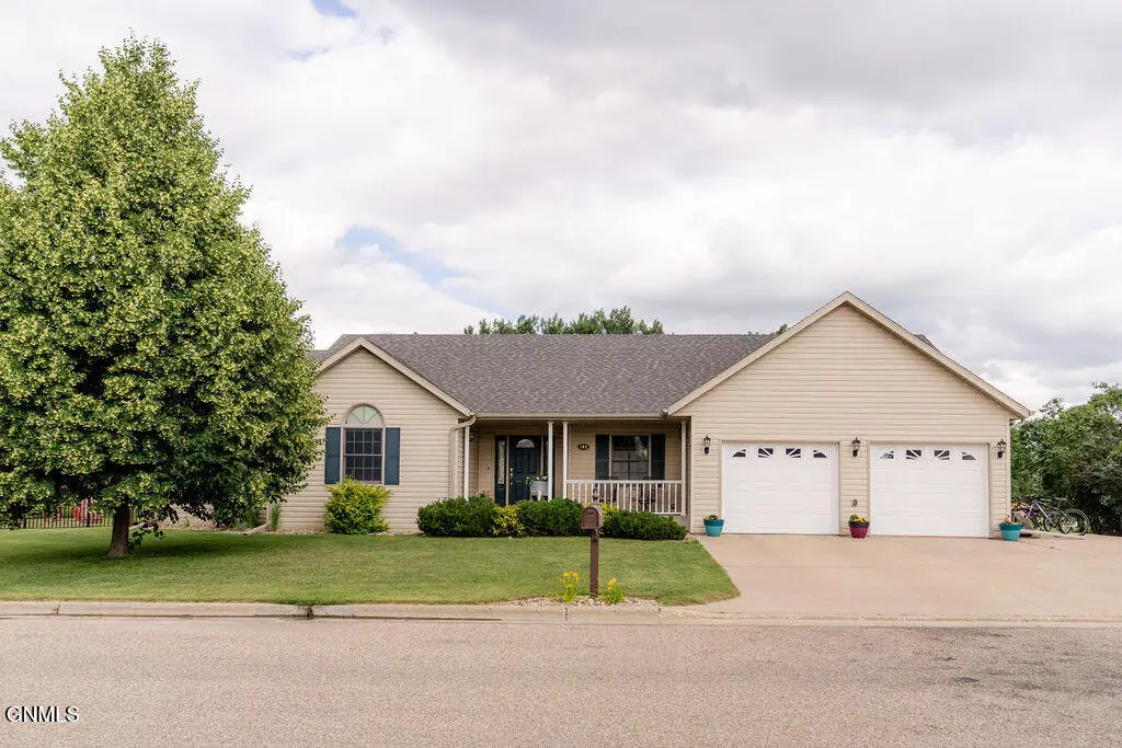 308 25th Avenue Ne, Jamestown, ND 58401 - #1