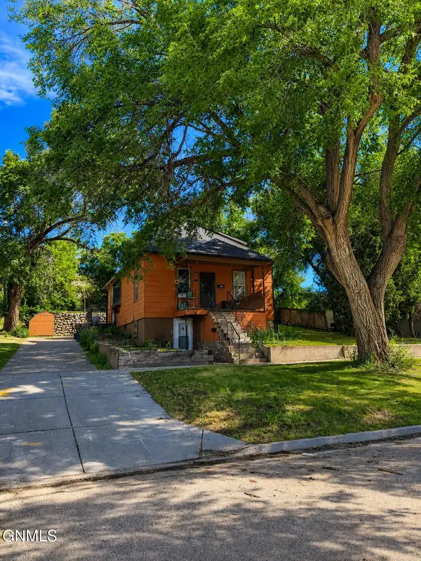 406 3rd Street Ne, Mandan, ND 58554