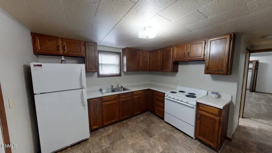 406 3rd Street Ne, Mandan, ND 58554 - #2