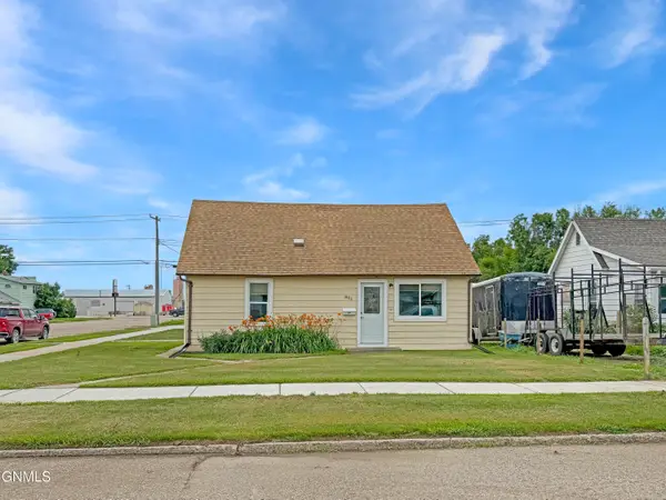 801 Broadway W, Williston, ND 58801
