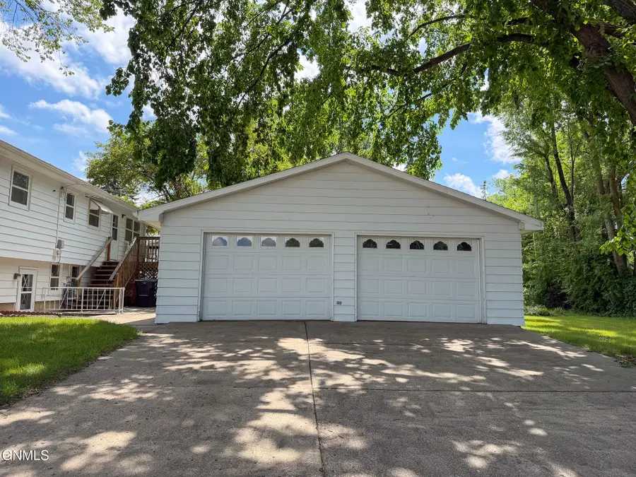 1912 Bell Street, Bismarck, ND 58501 - #2