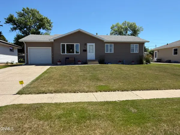 1839 Ryan Drive, Bismarck, ND 58501