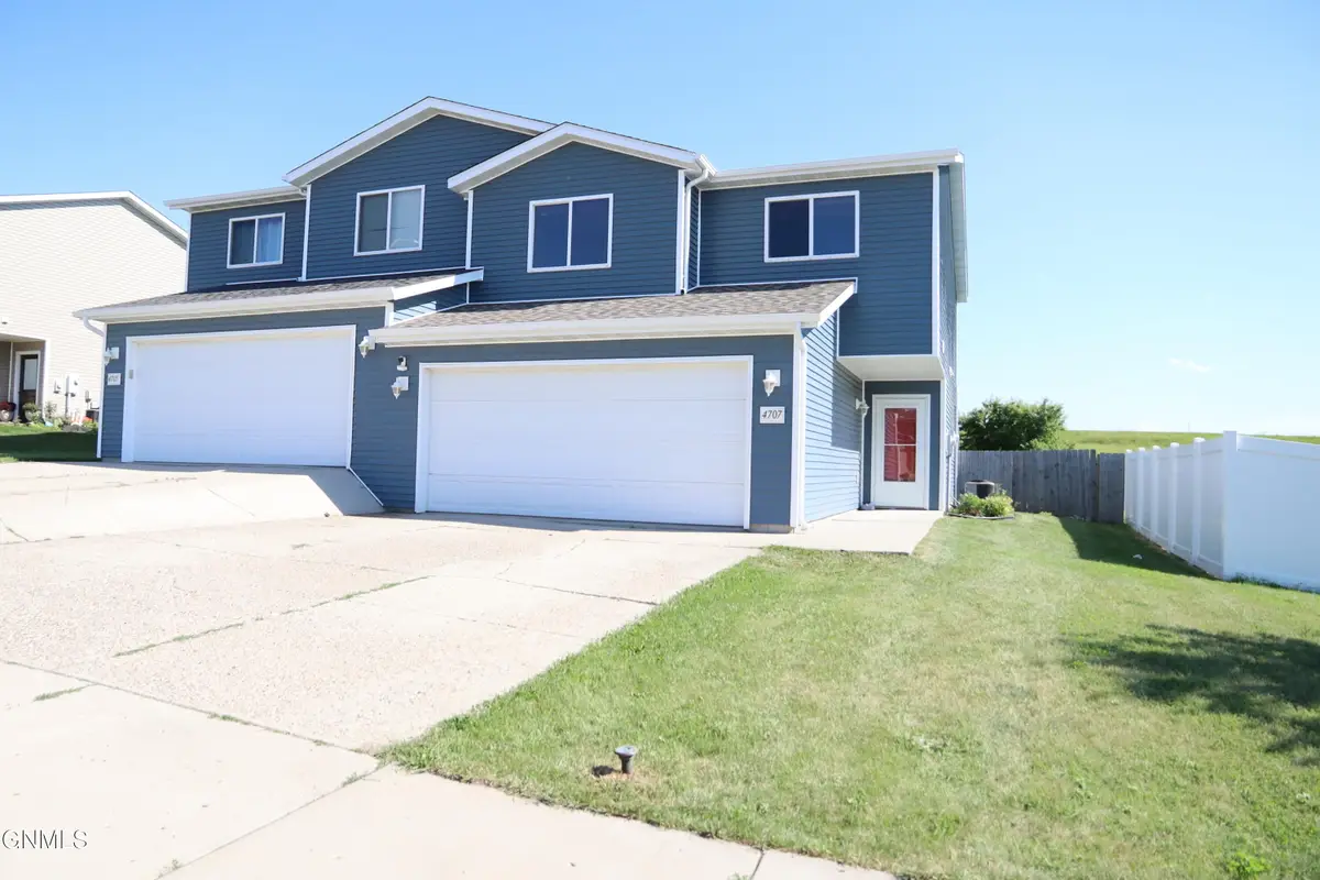 4707 Impala Court Nw, Mandan, ND 58554 - #1