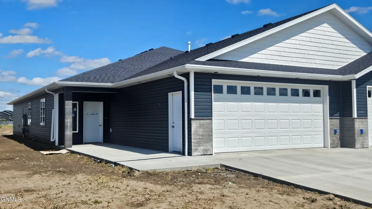 2518 34th Avenue Se, Mandan, ND 58554 - #1