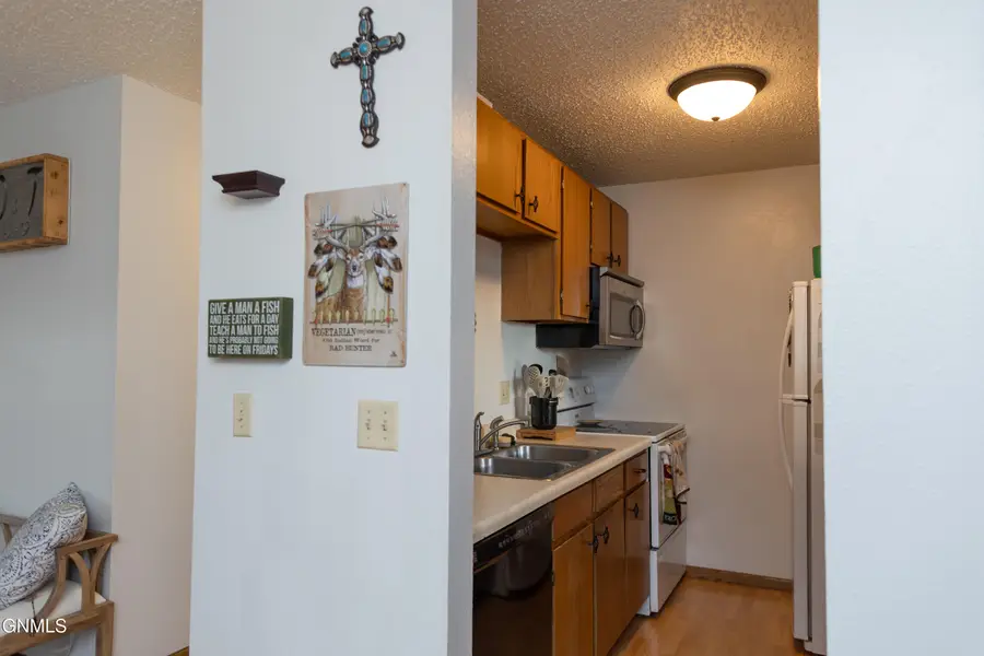 4403 Crown Point Road Nw, Mandan, ND 58554 - #3