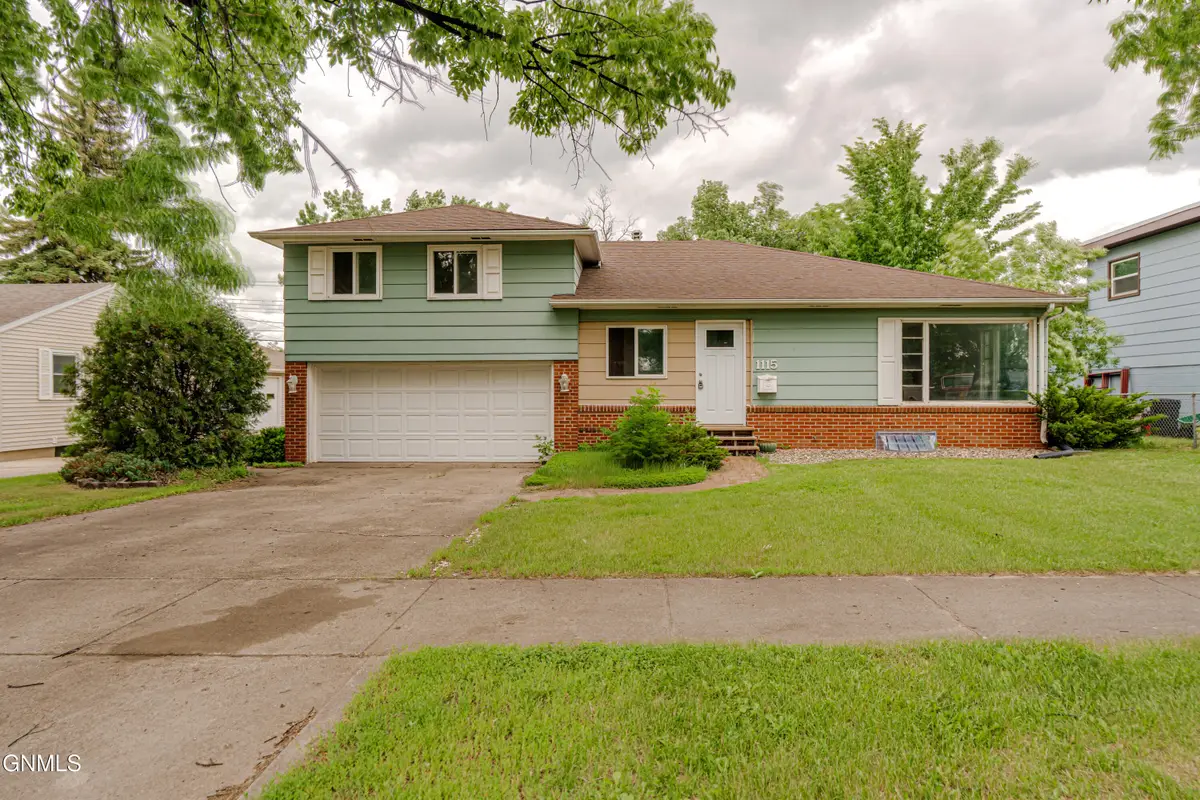 1115 Washington Street N, Bismarck, ND 58501 - #1