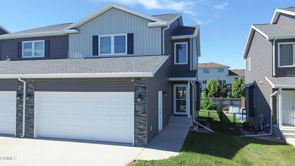 517 La Paz Avenue, Bismarck, ND 58503 - #1