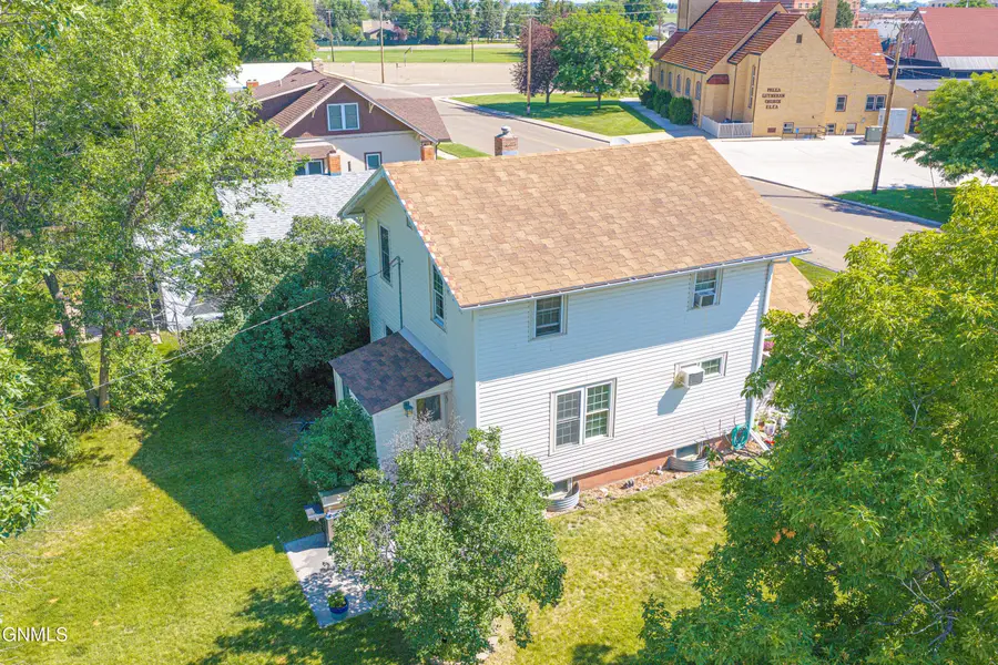 123 Lincoln Avenue S, Sidney, MT 59270 - #3