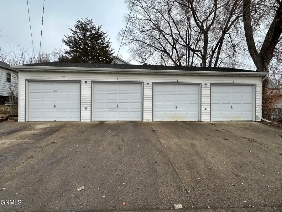 409 Collins Avenue, Mandan, ND 58554 - #2
