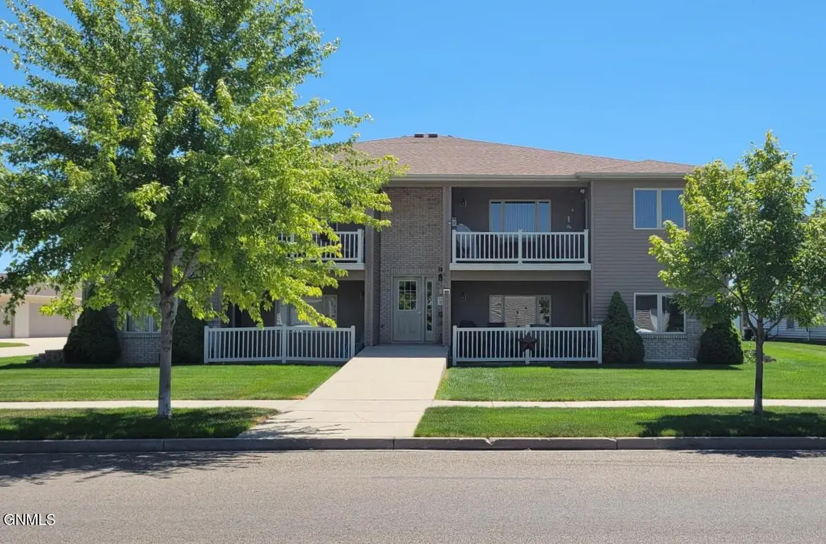 961 Santa Fe Avenue #1, Bismarck, ND 58504 - #1