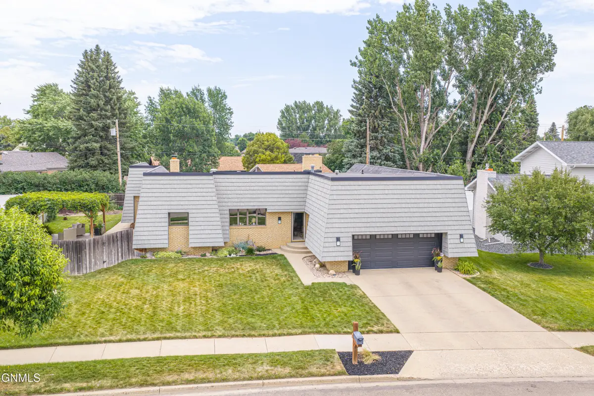 1613 E Hillcourt, Williston, ND 58801 - #1