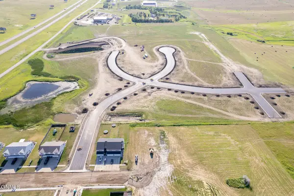 5017 Corvette Circle Nw, Mandan, ND 58554
