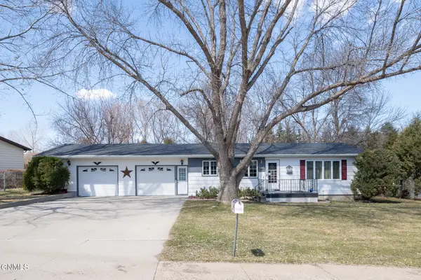 2129 Coulee Drive N, Mandan, ND 58554