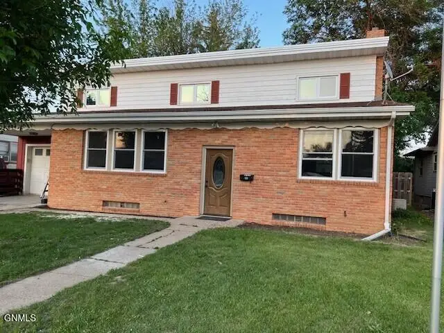 644 8th Avenue W, Dickinson, ND 58601 - #1