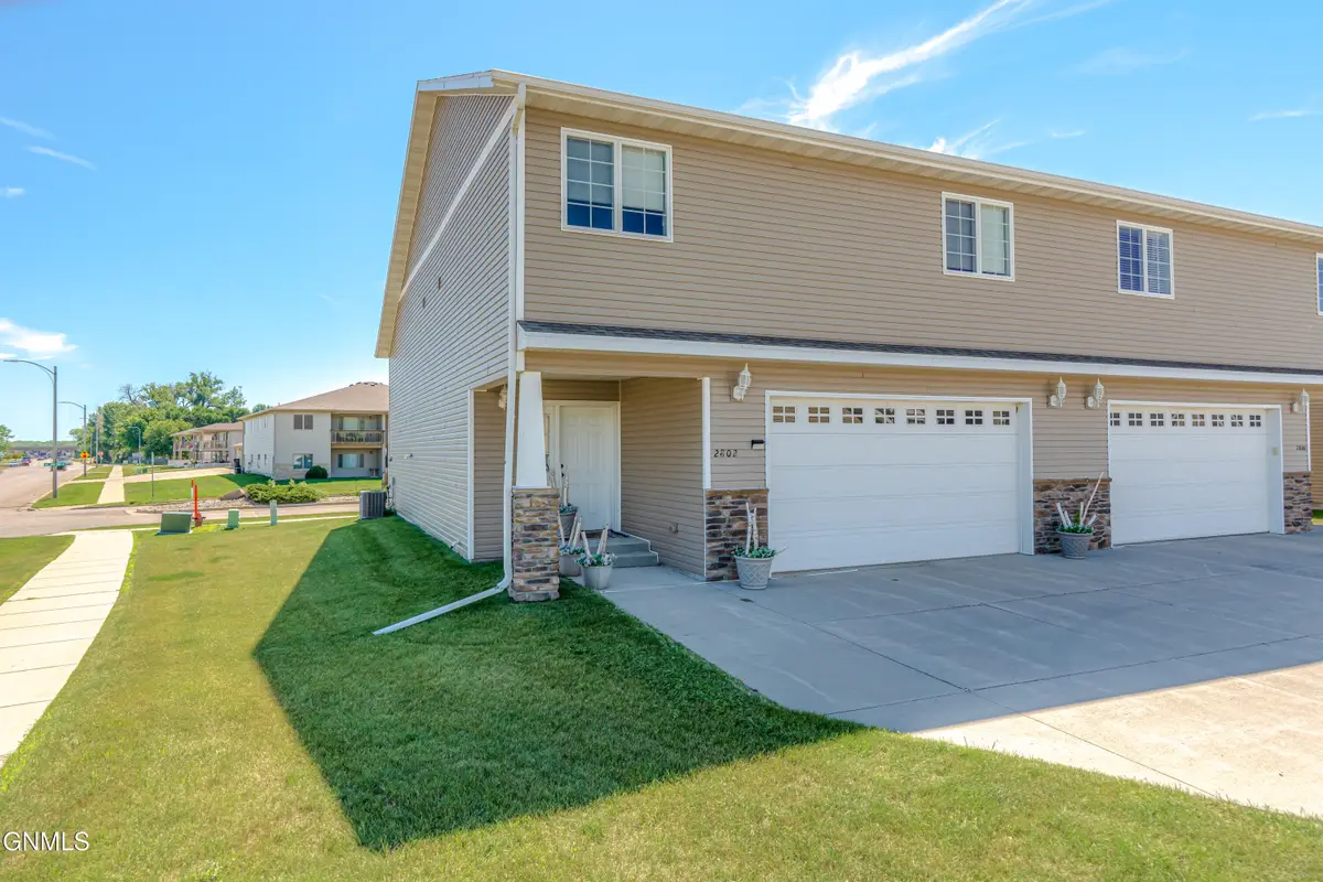 2802 Waters Edge Lane Se, Mandan, ND 58554 - #1