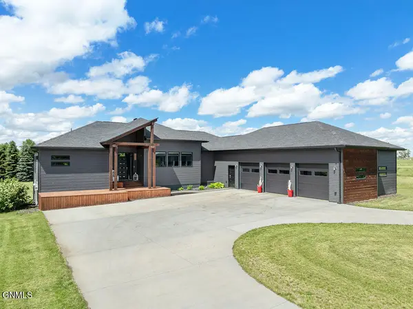 1007 5th Street Se, Rugby, ND 58368