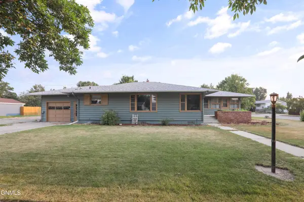 315 20th Street E, Williston, ND 58801