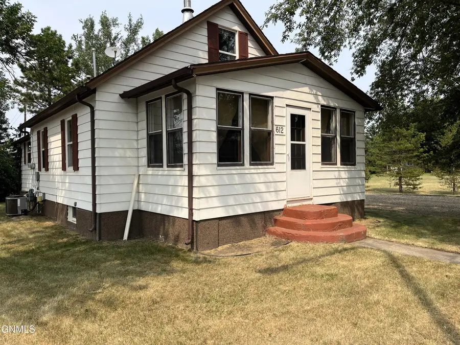 612 Bismarck Avenue, Wilton, ND 58579 - #2