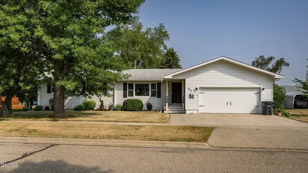 402 Roosevelt Avenue, Underwood, ND 58576