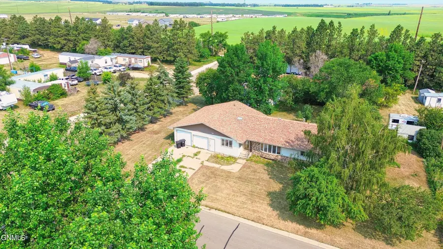 24 6th Avenue W, Ray, ND 58849 - #2