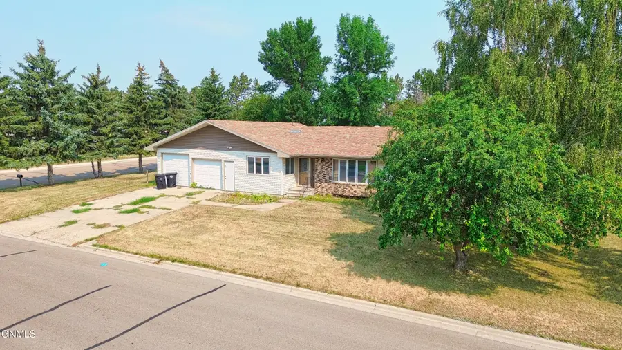 24 6th Avenue W, Ray, ND 58849 - #3
