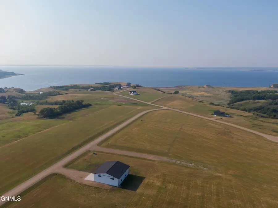 1293 42h Avenue Nw, Garrison, ND 58540 - #2