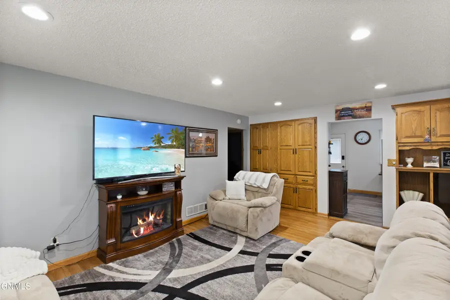 1715 6th Street N, Bismarck, ND 58501 - #3