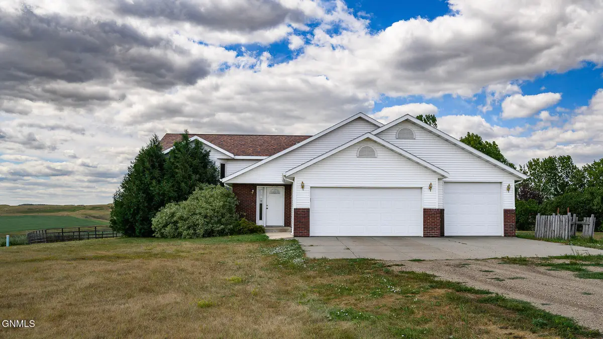 2990 Nd-25, Mandan, ND 58554 - #1