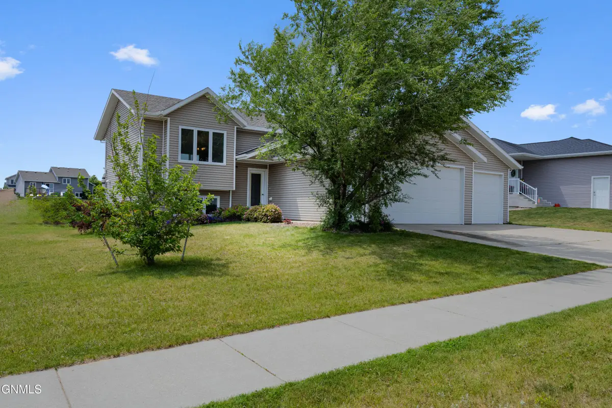 1413 Shires Drive Se, Mandan, ND 58554 - #1