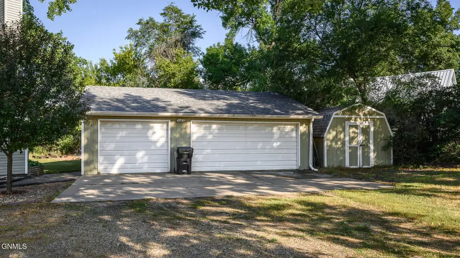 224 1st Street E, Center, ND 58530 - #3
