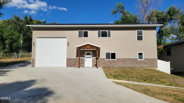 506 4th Avenue Ne, Mandan, ND 58554