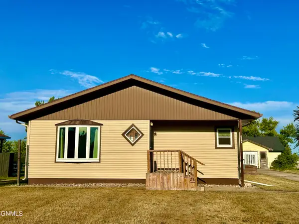 424 2nd Street E, Hunter, ND 58048