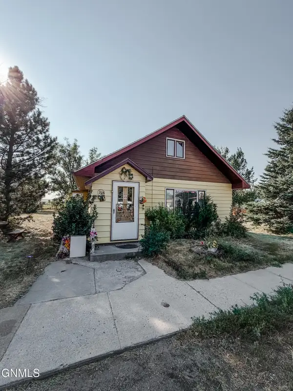 206 1st Avenue S, Medicine Lake, MT 59247