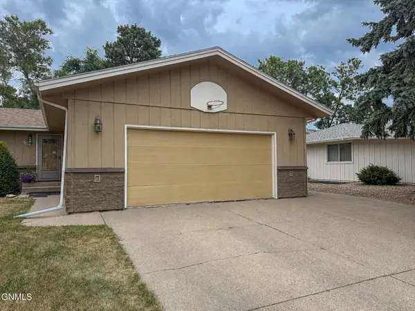 524 Weatherby Way, Bismarck, ND 58503