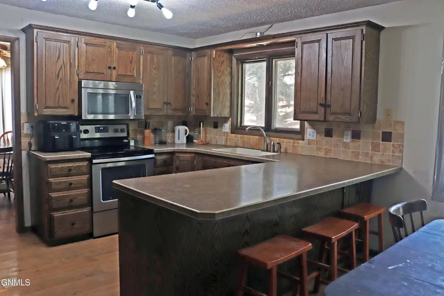 216 Apollo Avenue, Bismarck, ND 58503 - #2