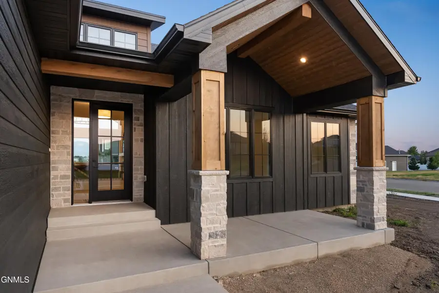 3821 Cogburn Road, Bismarck, ND 58503 - #2