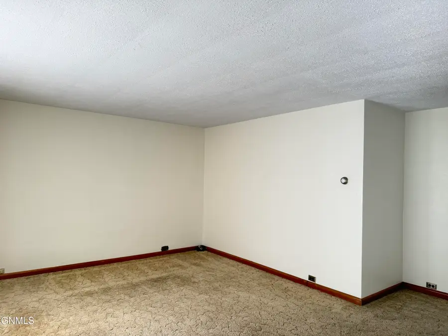 609 14th Avenue W, Williston, ND 58801 - #3
