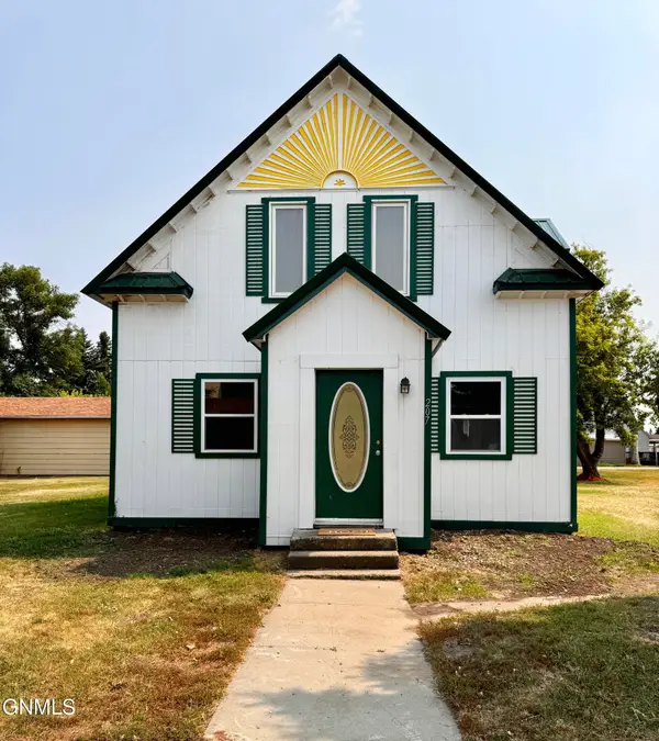 207 Madison Avenue Nw, Bowbells, ND 58721