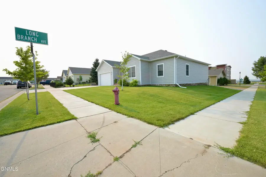 3739 Orange Willow Street, Williston, ND 58801 - #3