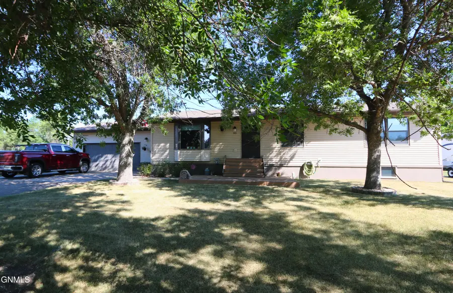 401 Moore Avenue Ne, Berthold, ND 58718 - #3