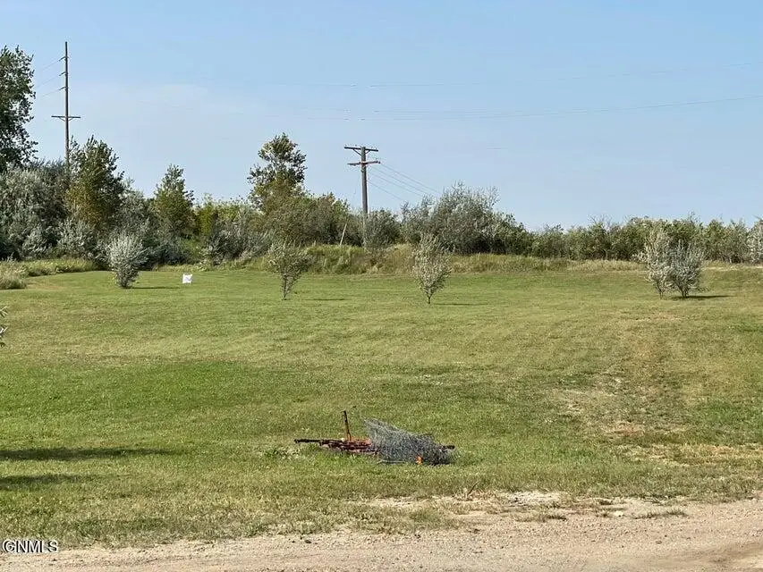 1203 9th Avenue Nw, Jamestown, ND 58401 - #1