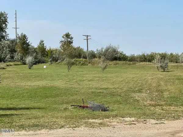 1203 9th Avenue Nw, Jamestown, ND 58401